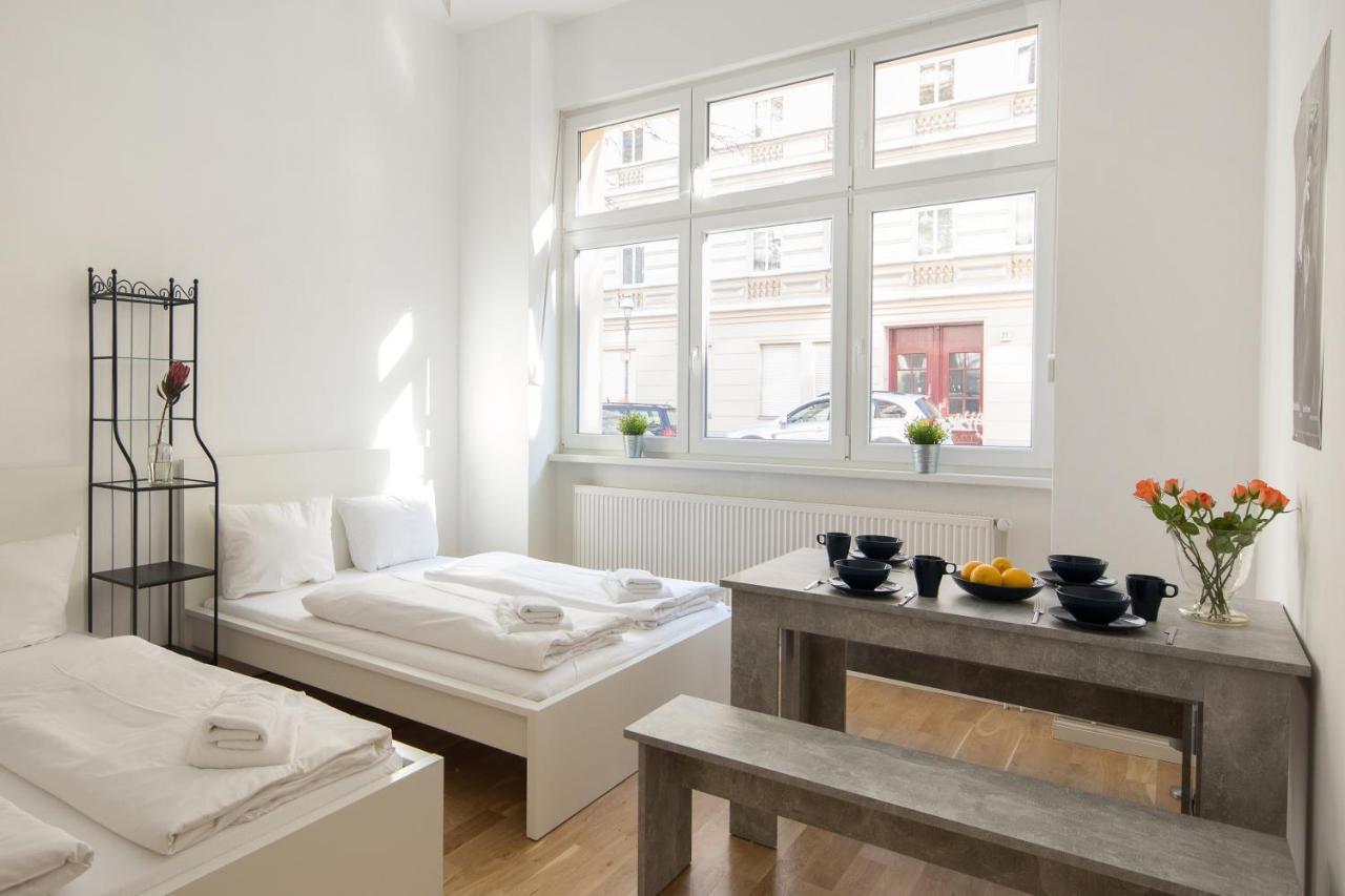 Newton-Appartement Mit 3 Schlafzimmern Berlin Exterior photo