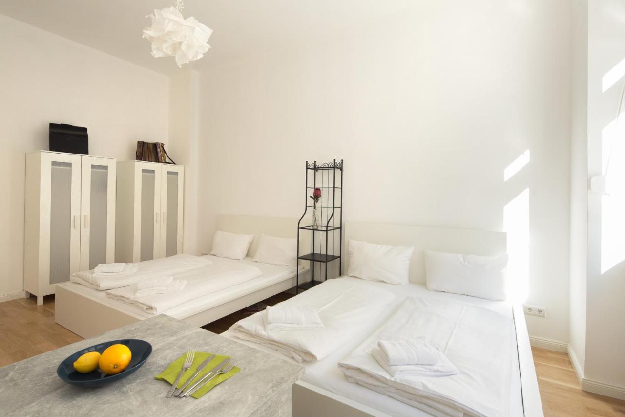 Newton-Appartement Mit 3 Schlafzimmern Berlin Exterior photo